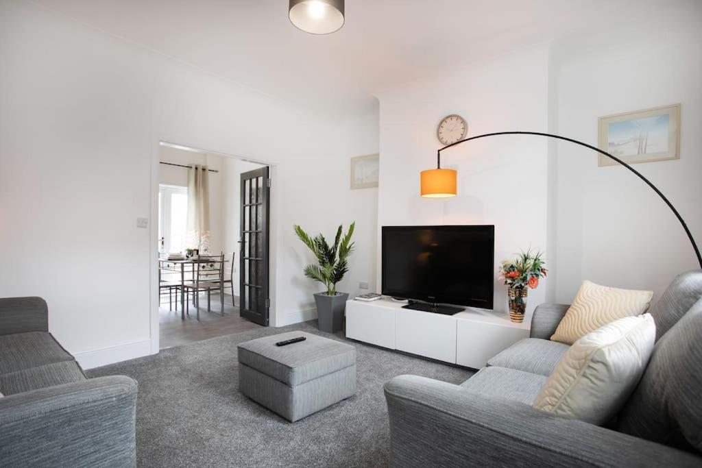 Villa Cudworth House, Barnsley For Contractors & Families, Free Parking, High Speed Wifi Etc Esterno foto