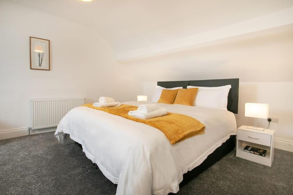 Villa Cudworth House, Barnsley For Contractors & Families, Free Parking, High Speed Wifi Etc Esterno foto