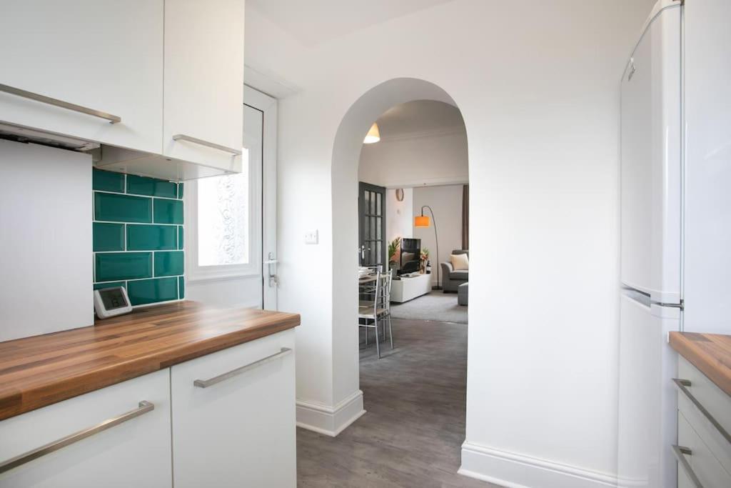 Villa Cudworth House, Barnsley For Contractors & Families, Free Parking, High Speed Wifi Etc Esterno foto