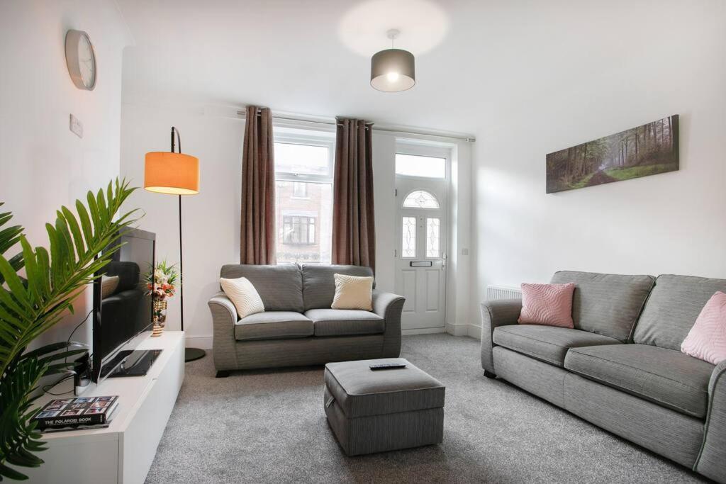 Villa Cudworth House, Barnsley For Contractors & Families, Free Parking, High Speed Wifi Etc Esterno foto