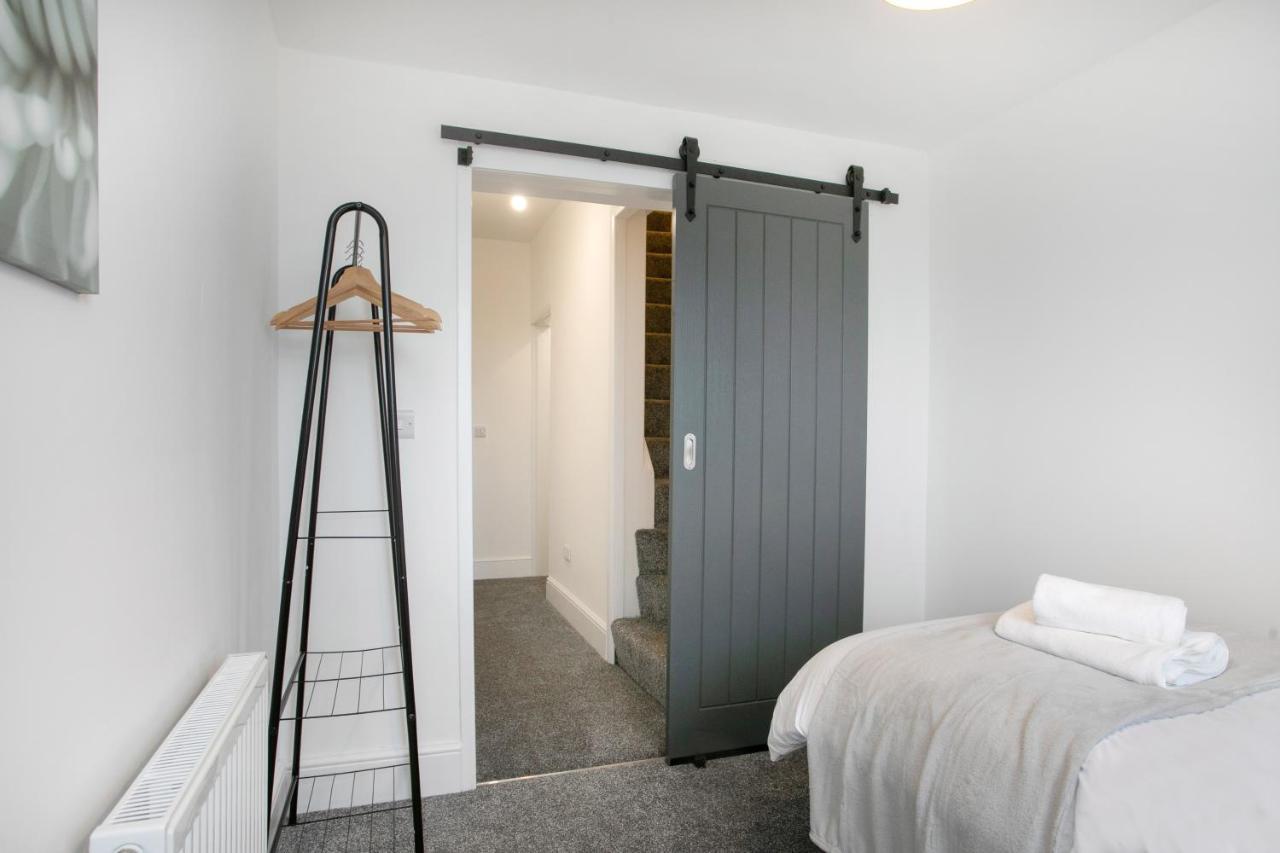 Villa Cudworth House, Barnsley For Contractors & Families, Free Parking, High Speed Wifi Etc Esterno foto