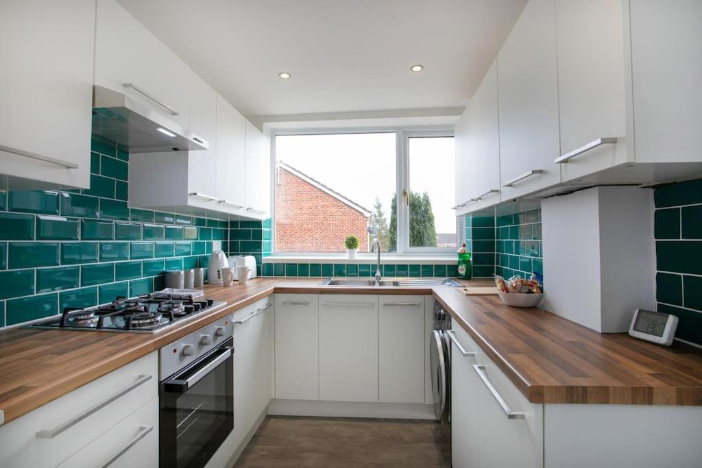 Villa Cudworth House, Barnsley For Contractors & Families, Free Parking, High Speed Wifi Etc Esterno foto