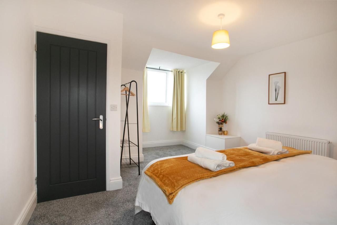 Villa Cudworth House, Barnsley For Contractors & Families, Free Parking, High Speed Wifi Etc Esterno foto