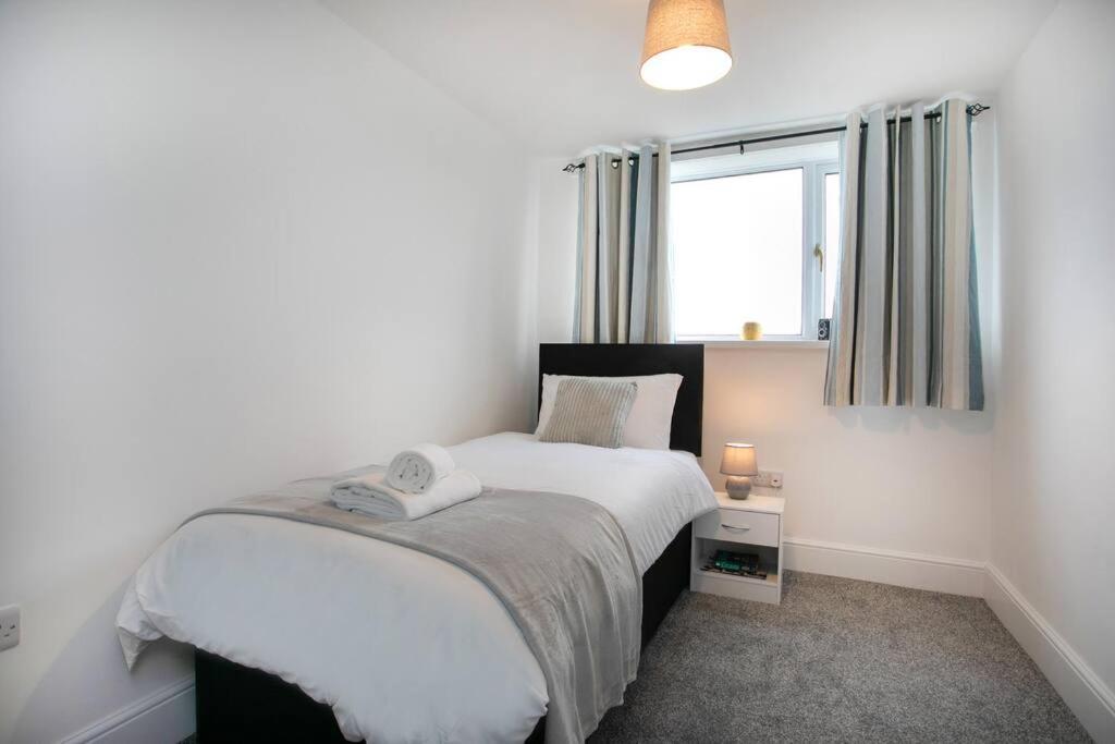 Villa Cudworth House, Barnsley For Contractors & Families, Free Parking, High Speed Wifi Etc Esterno foto